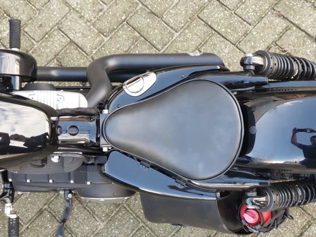 Mounting Kit . Solo Seat Small . H-D . XL 04-19