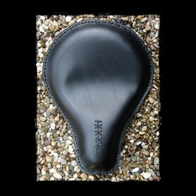 Solo Zadel Universeel Medium Black Stitching